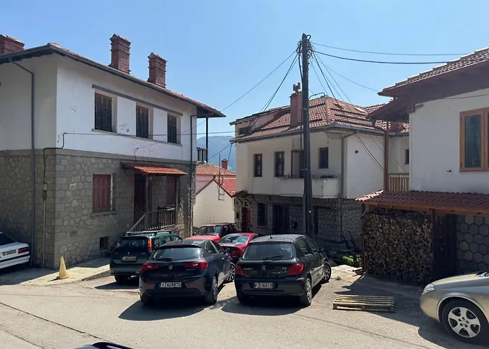 Το Σπίτι Της Πλατείας